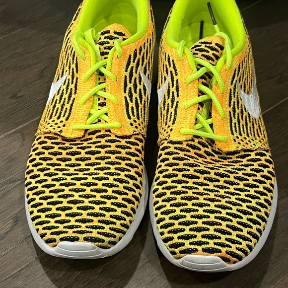 Nike Vibrant Yellow and Black Sneakers - Picture 4 of 5